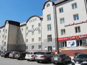 埃爾布魯斯酒店