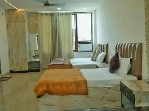 Hotel Satyam Restaurant by WB Inn