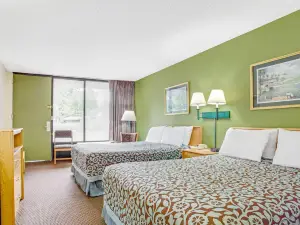 เดย์สอินน์ บายวินด์แฮม เบรเดนตัน - ใกล้เดอะกัลฟ์