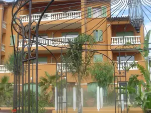 Appart Hotel Lou Castelet