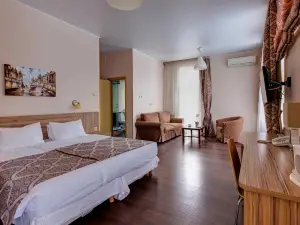Posadskaya Hotel