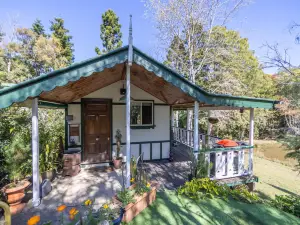 Mt Nebo Railway Carriage and Chalet