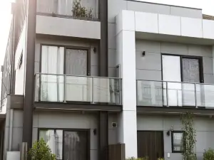 Timber Door Luxury Accommodation Geelong