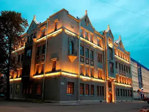 Lancaster Court Hotel