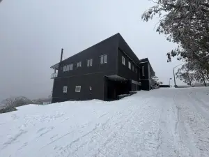 高魯娜高山旅館