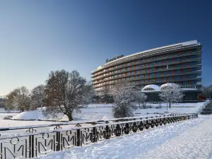 คริสตัลเฮาส์ สวีท โฮเทลแอนด์สปา