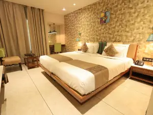 Hotel RS Exclusive Stay & Fine Dine - Near to Akola Junction