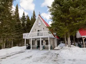 Camping Chalets Spas Pignons Rouges