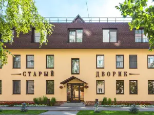 Старый дворик на Мопра