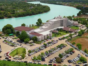 ซันทารา เวลเนสรีสอร์ท แอนด์ โฮเต็ล