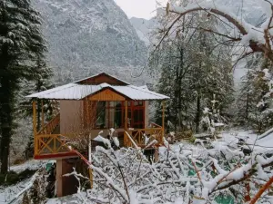 Parvati Kuteer Riverside Resort