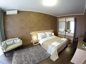 โรงแรมกรีนพาร์ค คาลูกา