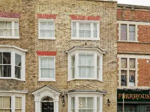 Old Town House Hotel