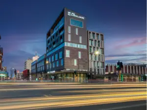 โรงแรมเดอะแลงแลนด์ส์