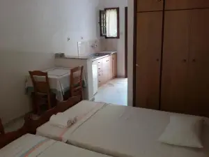 Paparizou Apartments