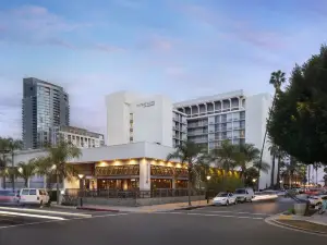 長灘市中心萬怡飯店