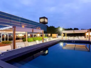 Palau de Bellavista by URH