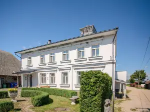 Nina Kordon Guesthouse