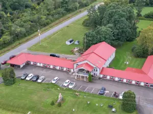 Golden Knight Inn and Suites