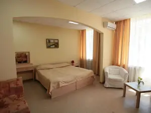 Alpina Hotel