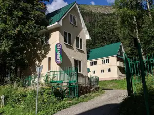 Zvezdny Hotel