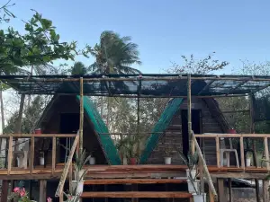 Tiliponan Nipa Hut