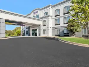 Spark by Hilton Tupelo