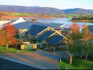 Horizons Lake Jindabyne
