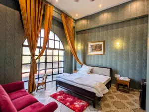 Qila Hotel