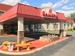 Ramada by Wyndham Albert Lea