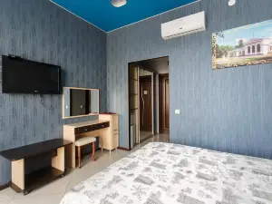 Orange Hotel
