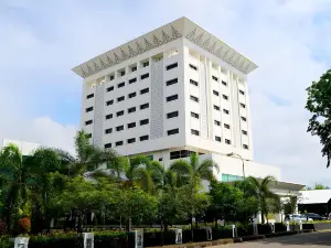 Grand Mahkota Hotel