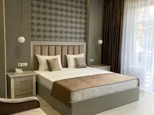 Aredo Hotel