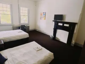 Leura Hotel