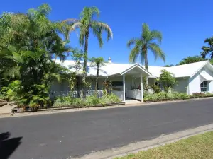 ทุลลี โมเต็ล