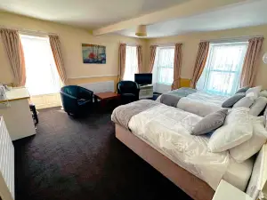Woodstock Arms - Bar, Bed & Breakfast