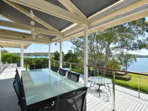 Lake Macquaries' Edgewater Lakehouse at Morisset Memories