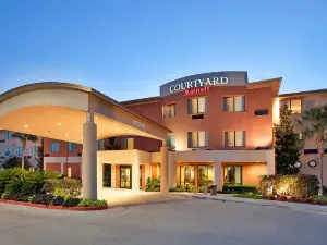 Courtyard Wall at Monmouth Shores Corporate Park