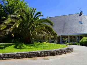 Logis Latitude Ouest Hôtel Restaurant & Spa