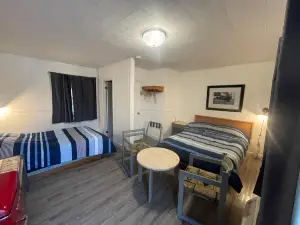 Cedar Vista Motel
