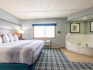 AmericInn by Wyndham Sturgeon Bay