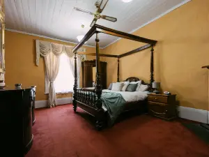 Mintaro Hideaway
