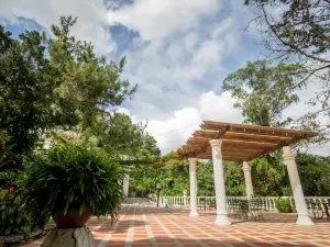 เดอะบาลาส์ ฮอลิเดย์ ชาเล่ต์