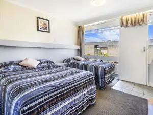 Top of the Town Hotel Motel