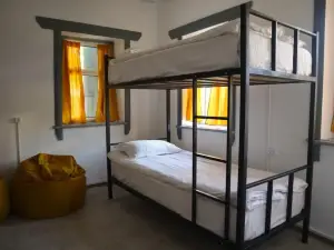 Esenin 1 Hostel & Bar