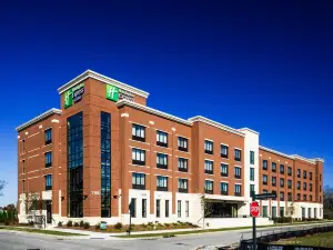 Holiday Inn Express & Suites FRANKLIN - BERRY FARMS by IHG