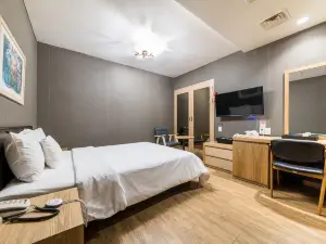 Central Tourist Hotel