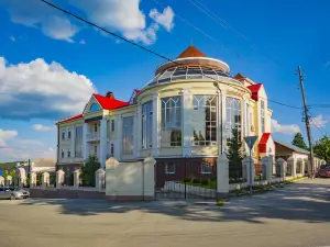 斯米爾諾夫酒店