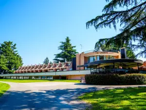 โรงแรมปิเนตา