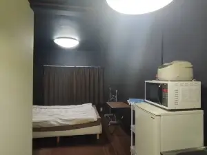 Retro Hamura06Yokota15mi 2Ppl1Prkg12Pets